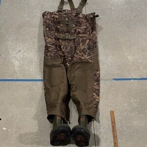 Black Label Elite Series Realtree Camo Chest Waders with Olive Boots